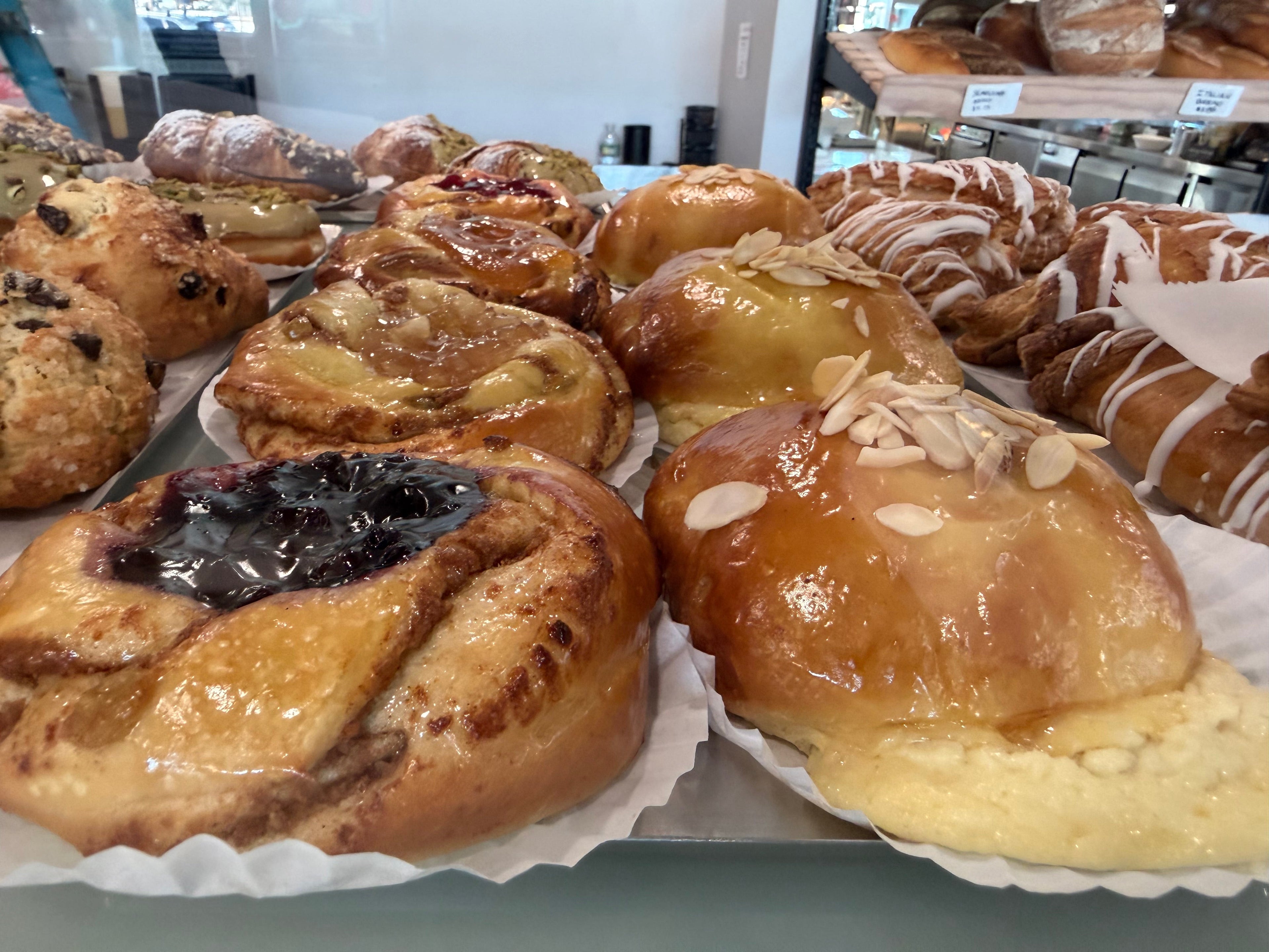 Muffins, Danish, Cornetto & Strudel