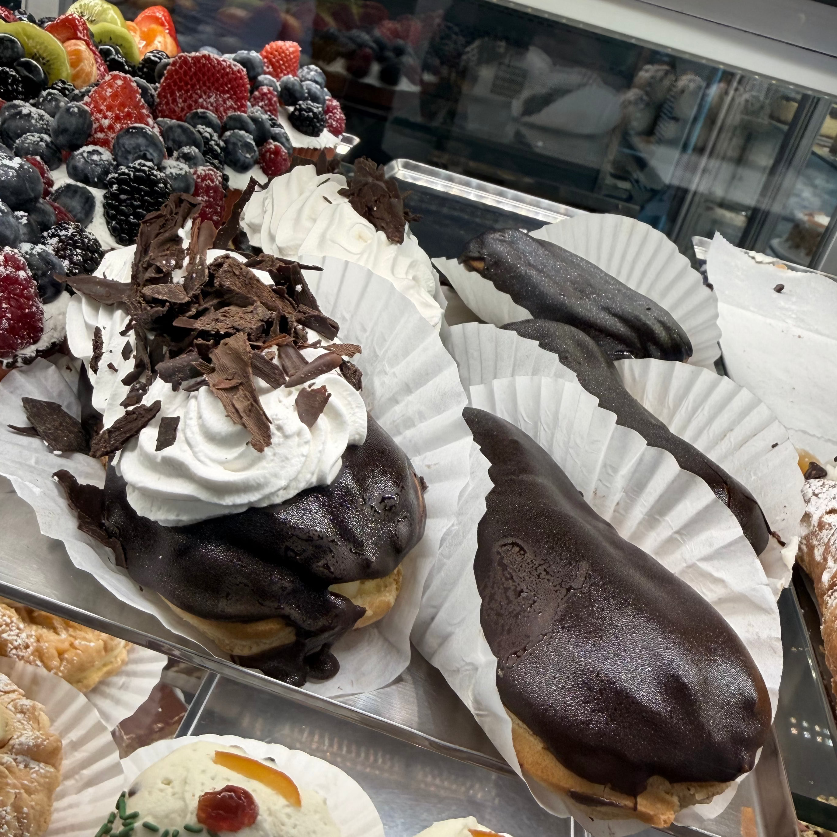 Eclair Large Pastry
